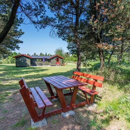 Secluded Pine Tree Cottage-by Traum Holiday home *